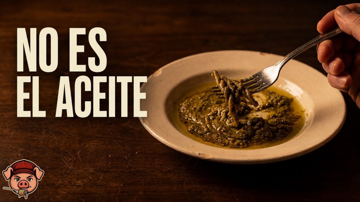 Trofie con pesto verde y brillante en un bol amplio, el resultado de entender por qué el pesto se pone oscuro