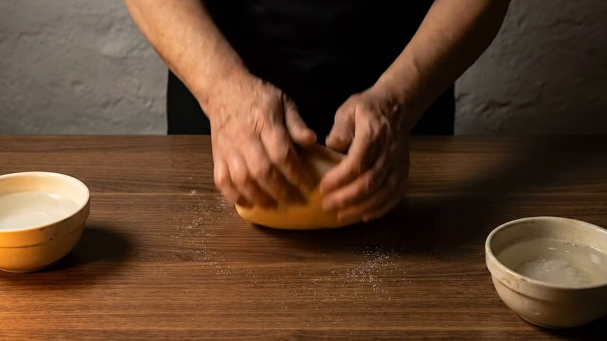 Agua y salmuera: las dos fuerzas que corrigen cualquier masa: fotograma del vídeo de El Cuchinero Pastas