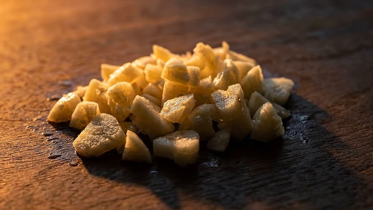 El ajo se frota, no se pica: fotograma del vídeo de El Cuchinero Pastas