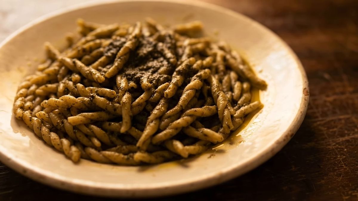 No está pasado: está agredido: fotograma del vídeo de El Cuchinero Pastas