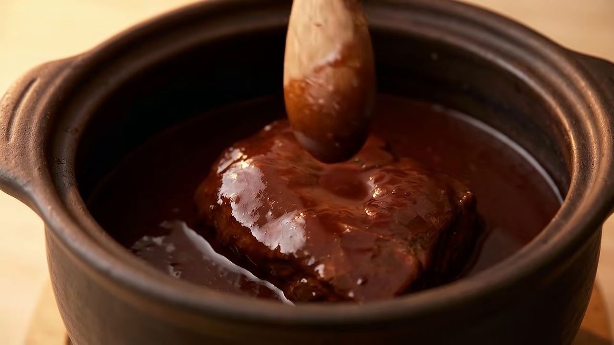 El color y la cuchara: cómo sabes que está: fotograma del vídeo de El Cuchinero Pastas